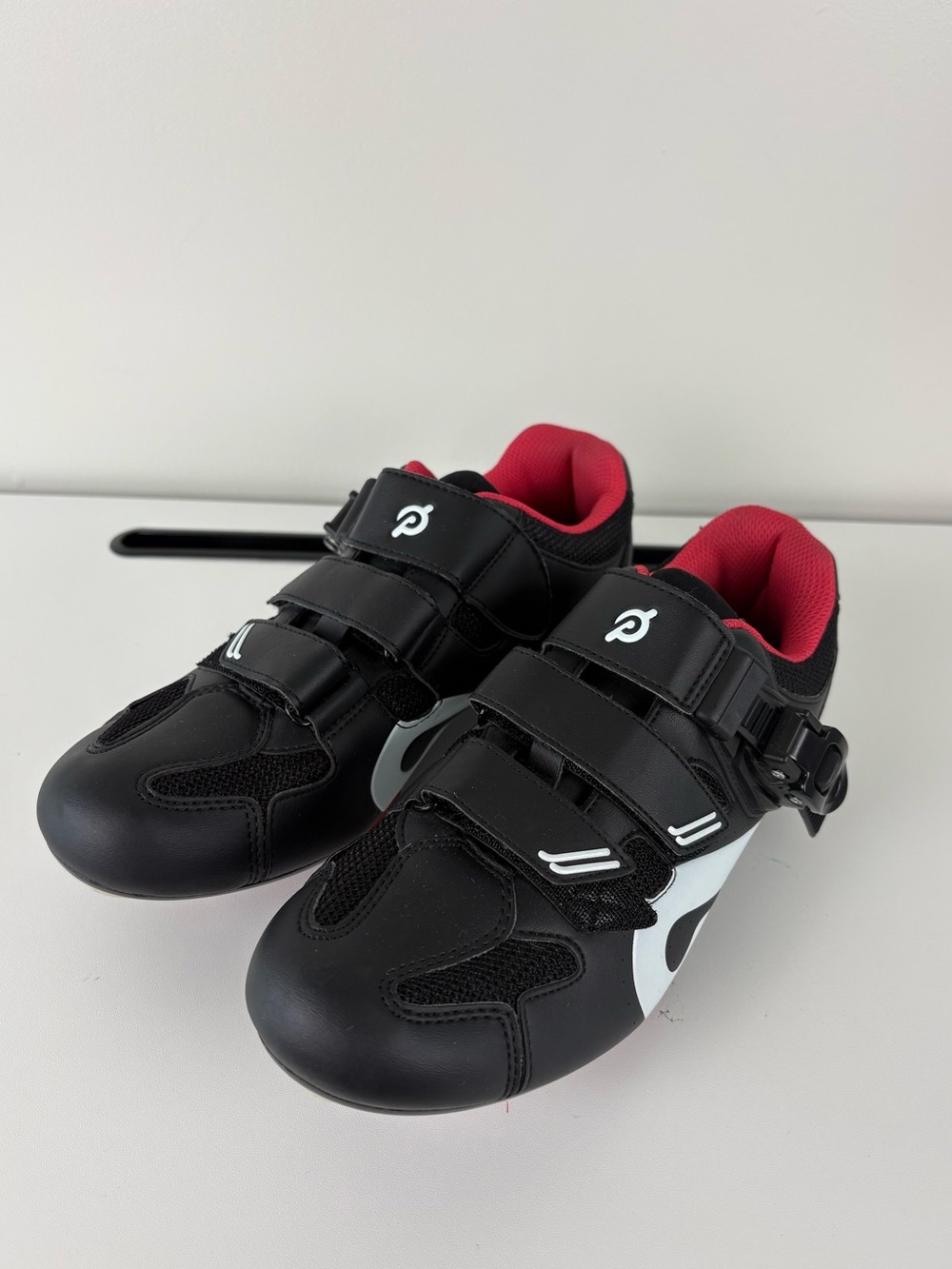 Peloton Original Indoor Cycling Shoes with Look Delta Cleats Black/Red Size 39